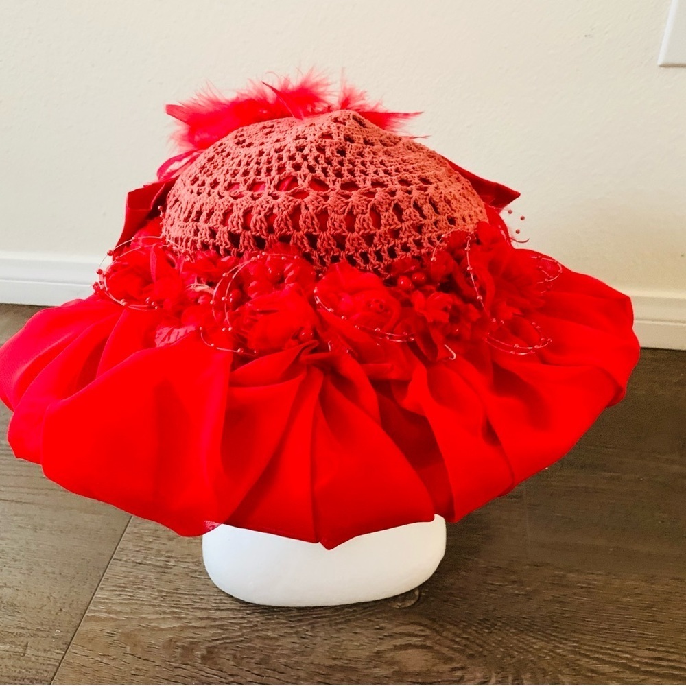 Handcrafted hat - Picture 3 of 8